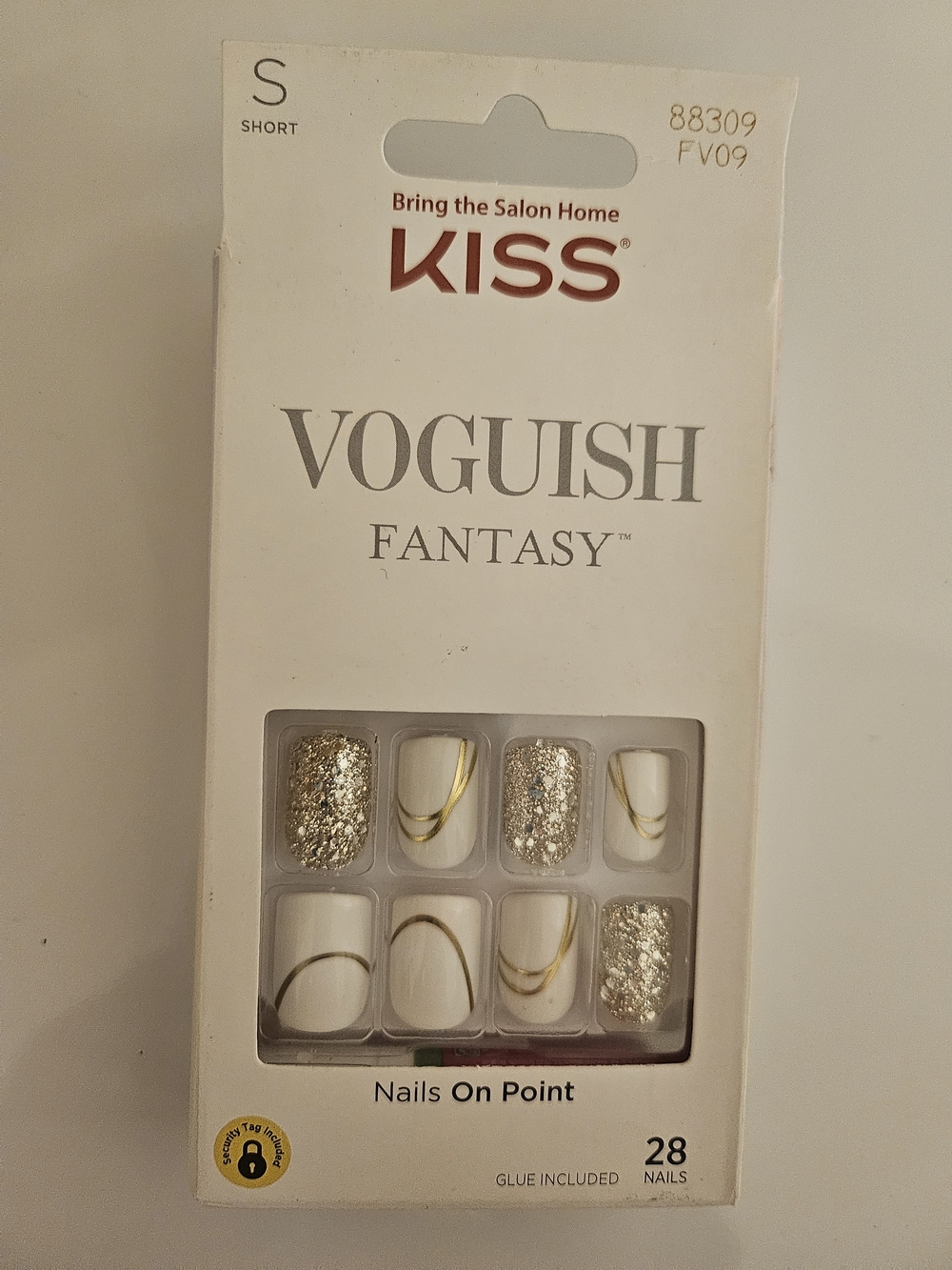 KISS VogUish Fantasy Press-On Nails - White with Gold Accents